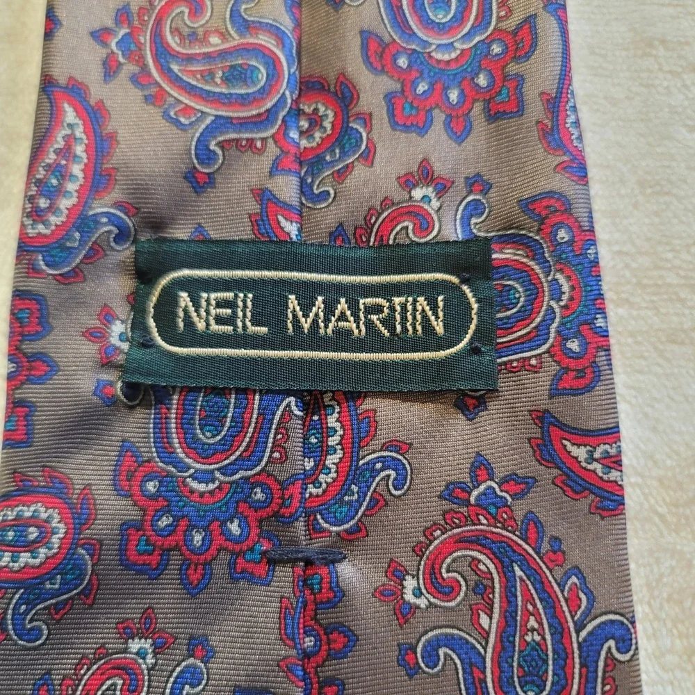 VTG Neil Martin Tie Mens OS Taupe Red Blue Paisley Silk Classic Necktie USA Made